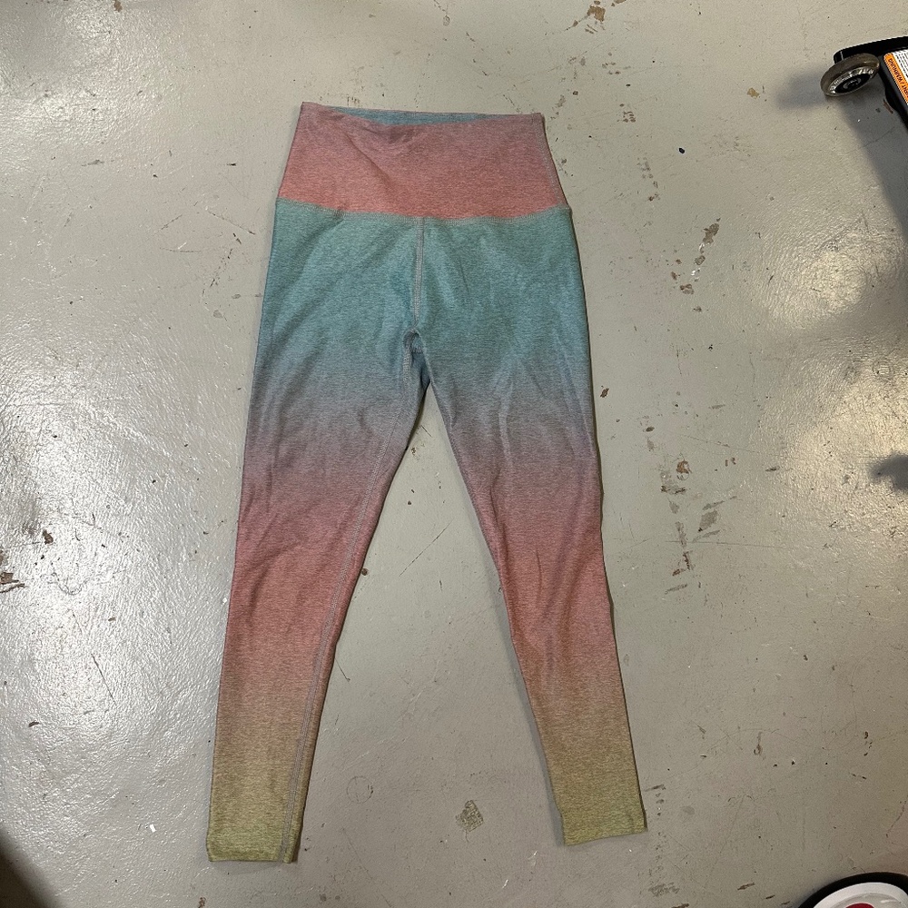 Beyond Yoga Women's M Sunset Prismatic (Rainbow) High Waisted Midi Legging